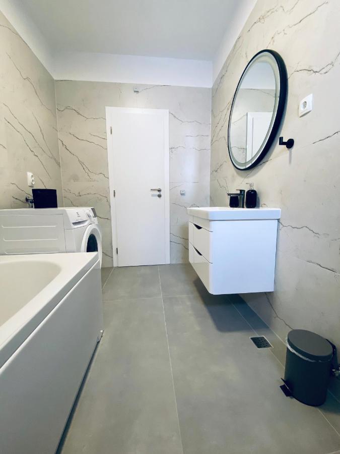 West Apartments زادار المظهر الخارجي الصورة