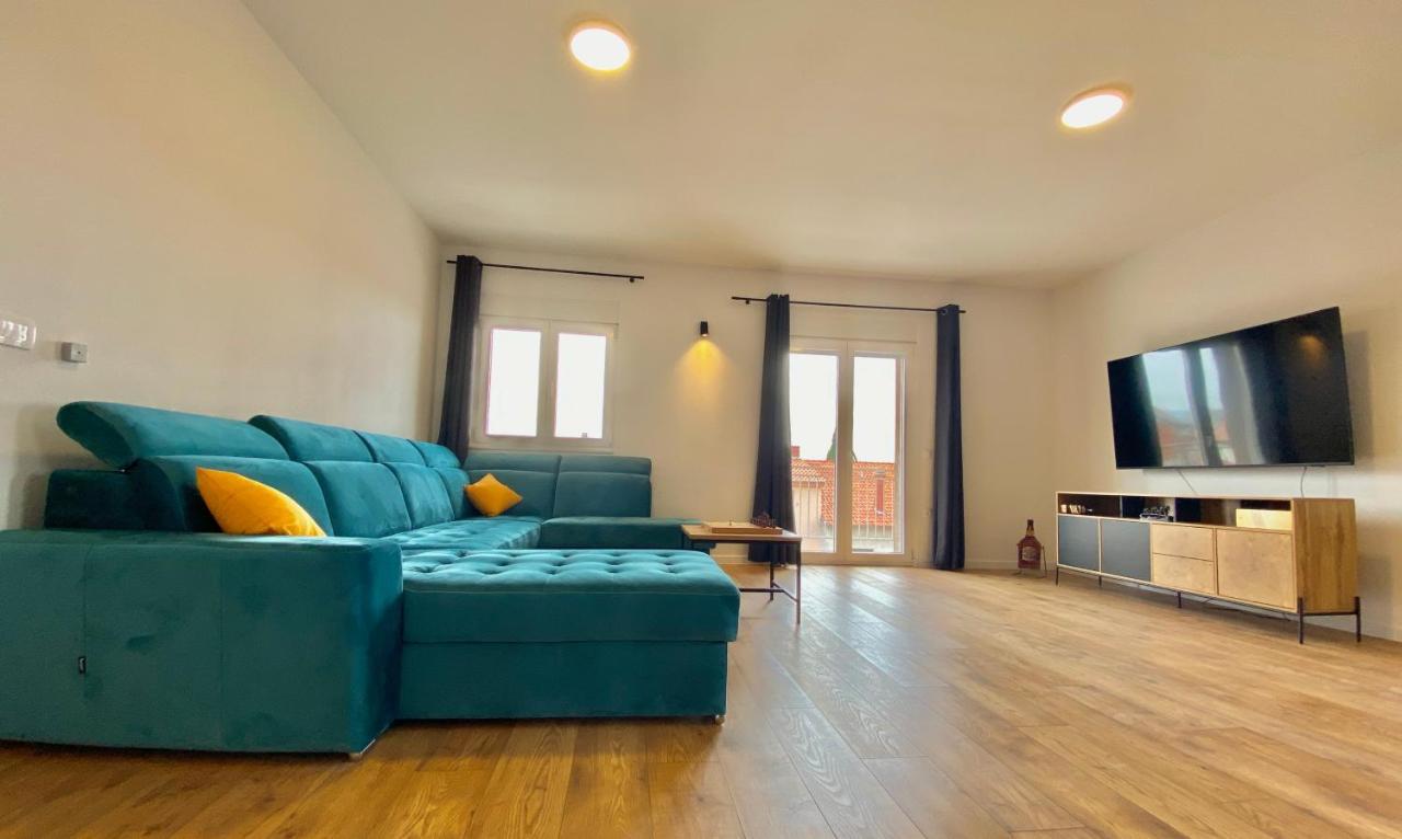 West Apartments زادار المظهر الخارجي الصورة