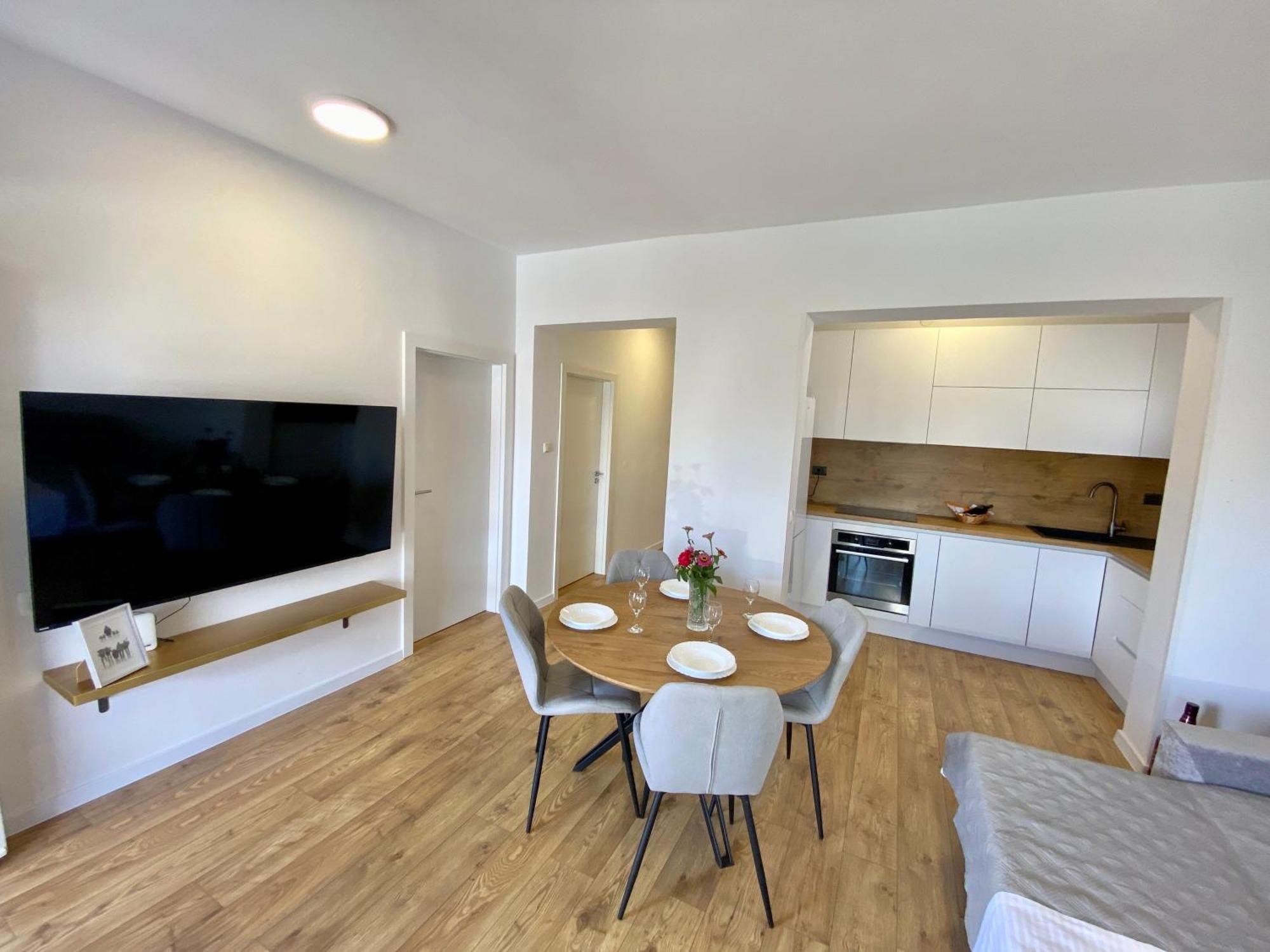 West Apartments زادار المظهر الخارجي الصورة