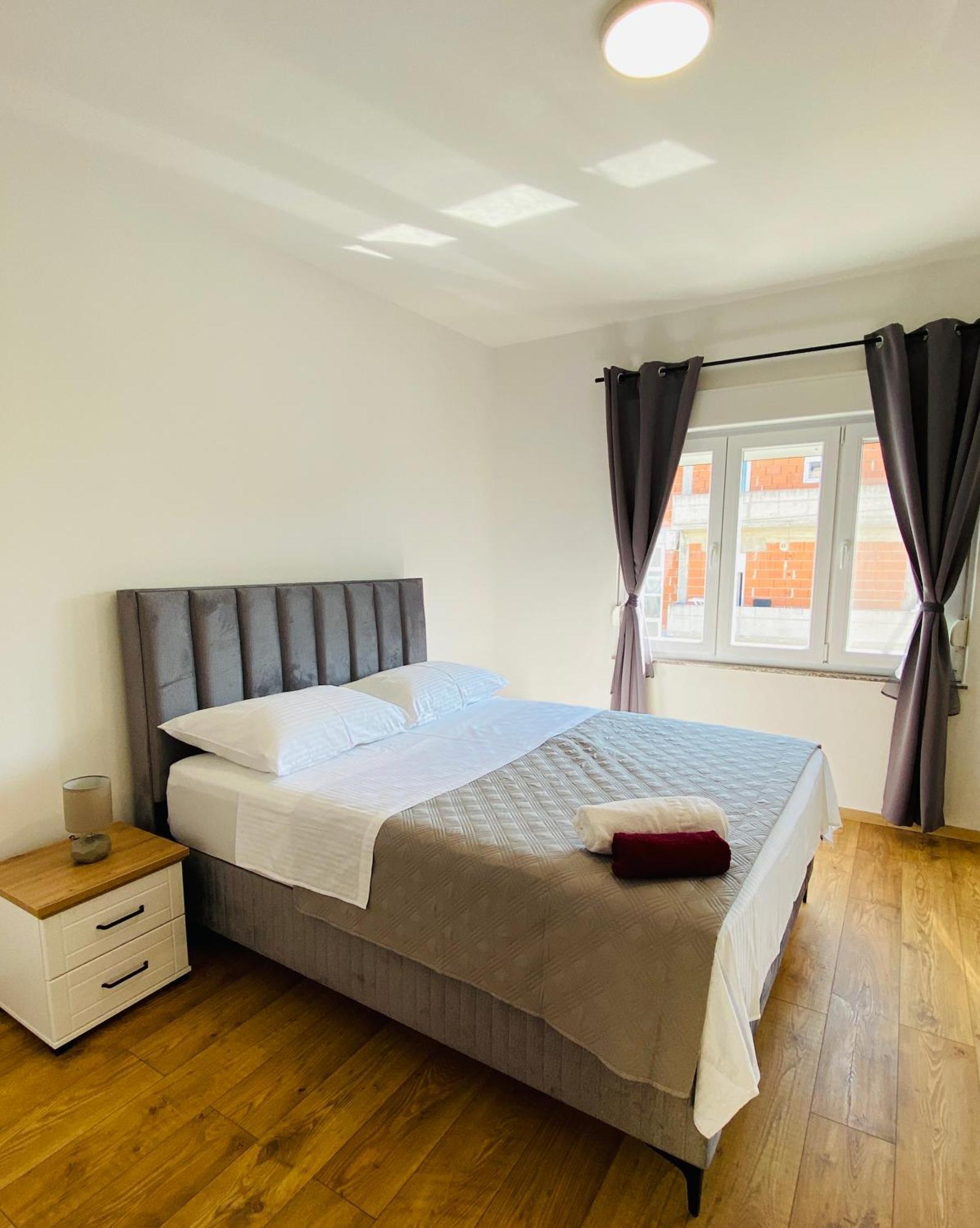 West Apartments زادار المظهر الخارجي الصورة