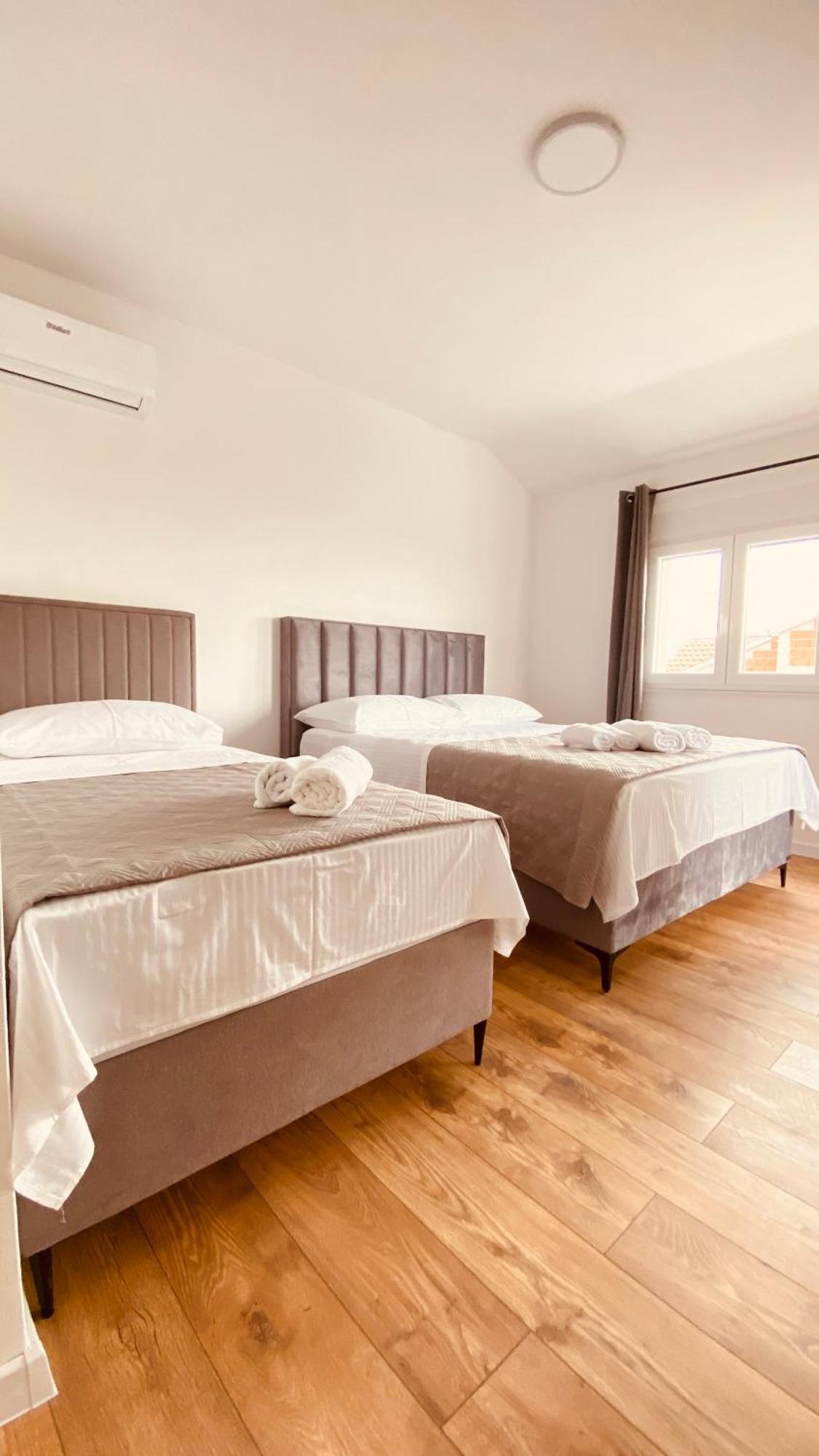 West Apartments زادار المظهر الخارجي الصورة