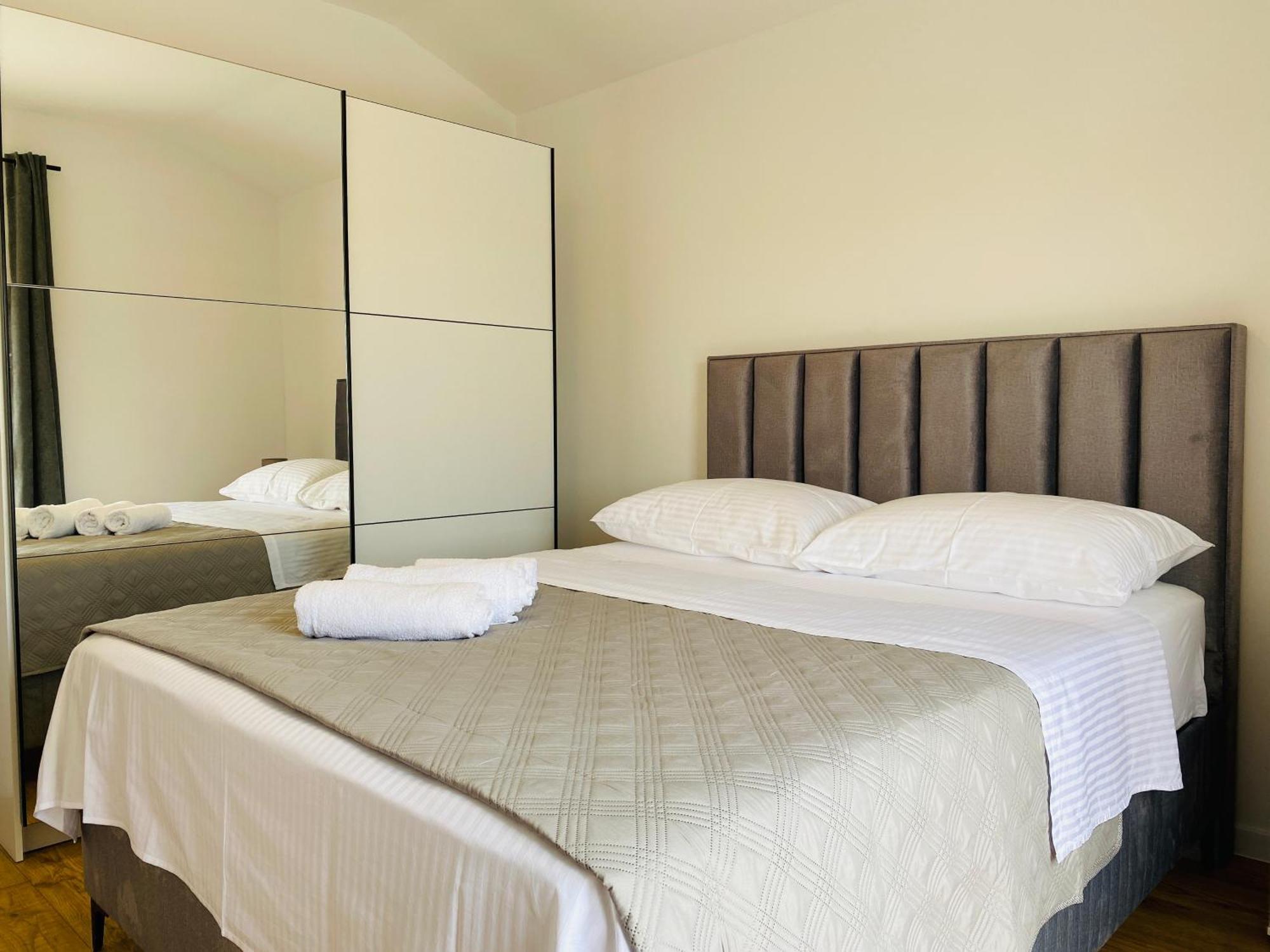 West Apartments زادار المظهر الخارجي الصورة